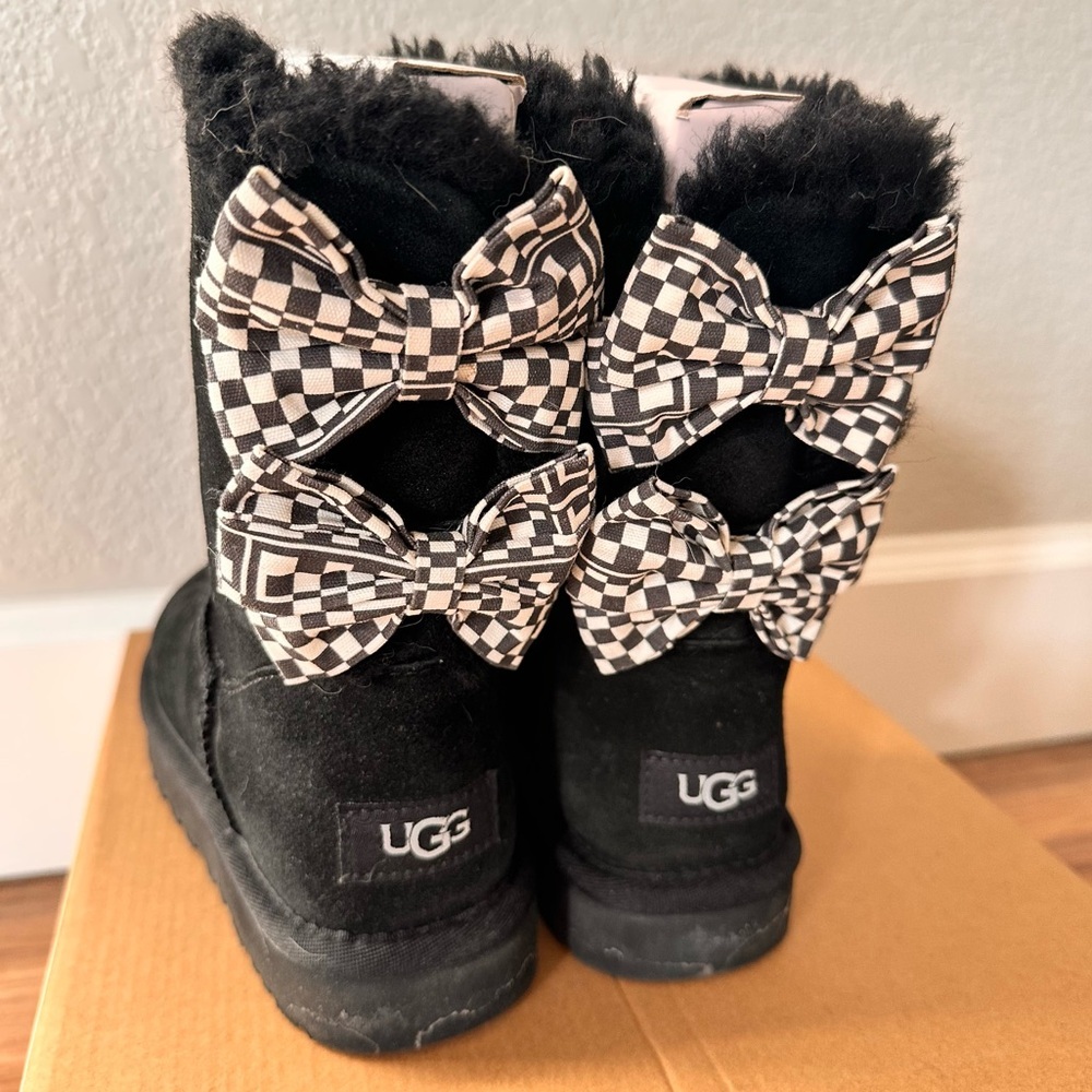 Ugg Black Bailey Checker Bow Winter Slip-on Boot Size 6 - Picture 8 of 9